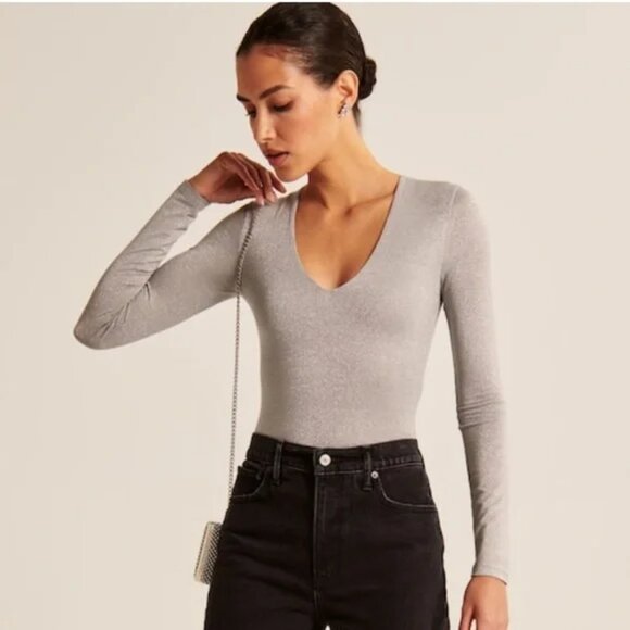 Abercrombie & Fitch Silver Metallic Long Sleeve Deep V Bodysuit Size M - Picture 1 of 11